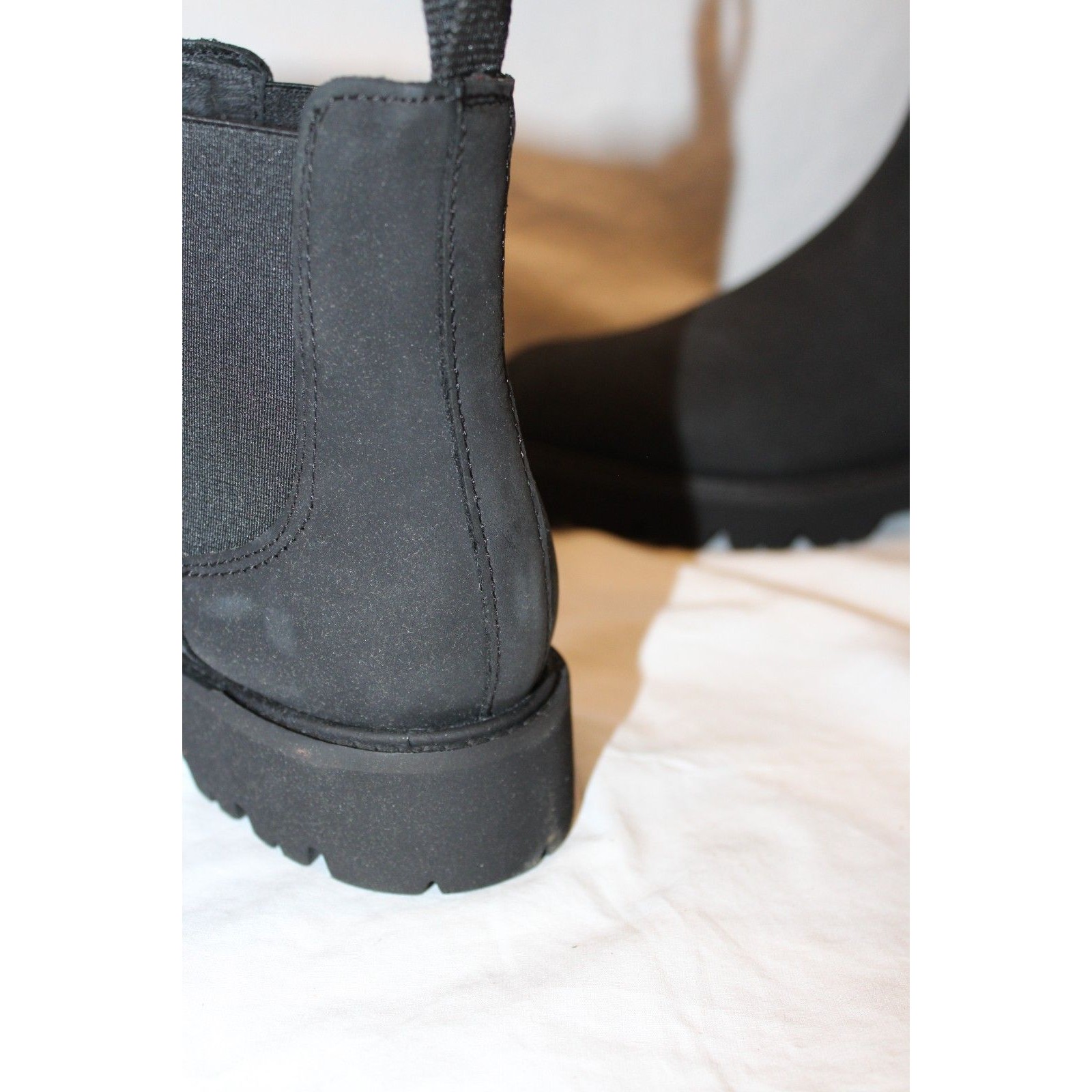 Nisolo Go-To Lug Chelsea Boot Women's Size 6 Black Leather Nib $228 — image 5 of 7